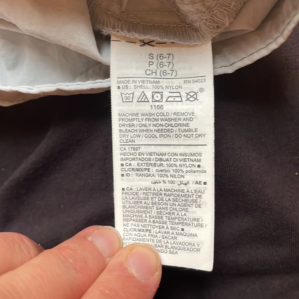 Old Navy Active water repellant unlined jacket size small 6-7 boys